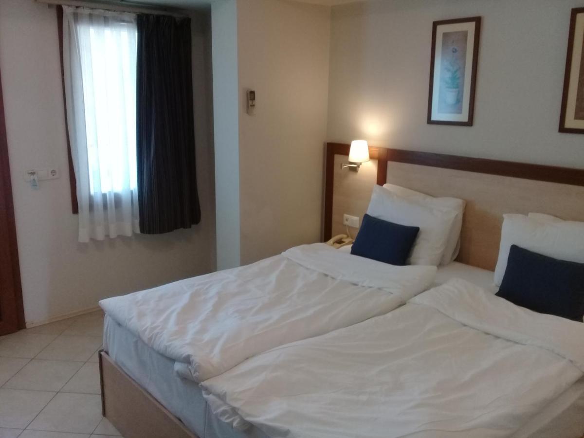 Uzhan Beach Hotel Bitez Esterno foto