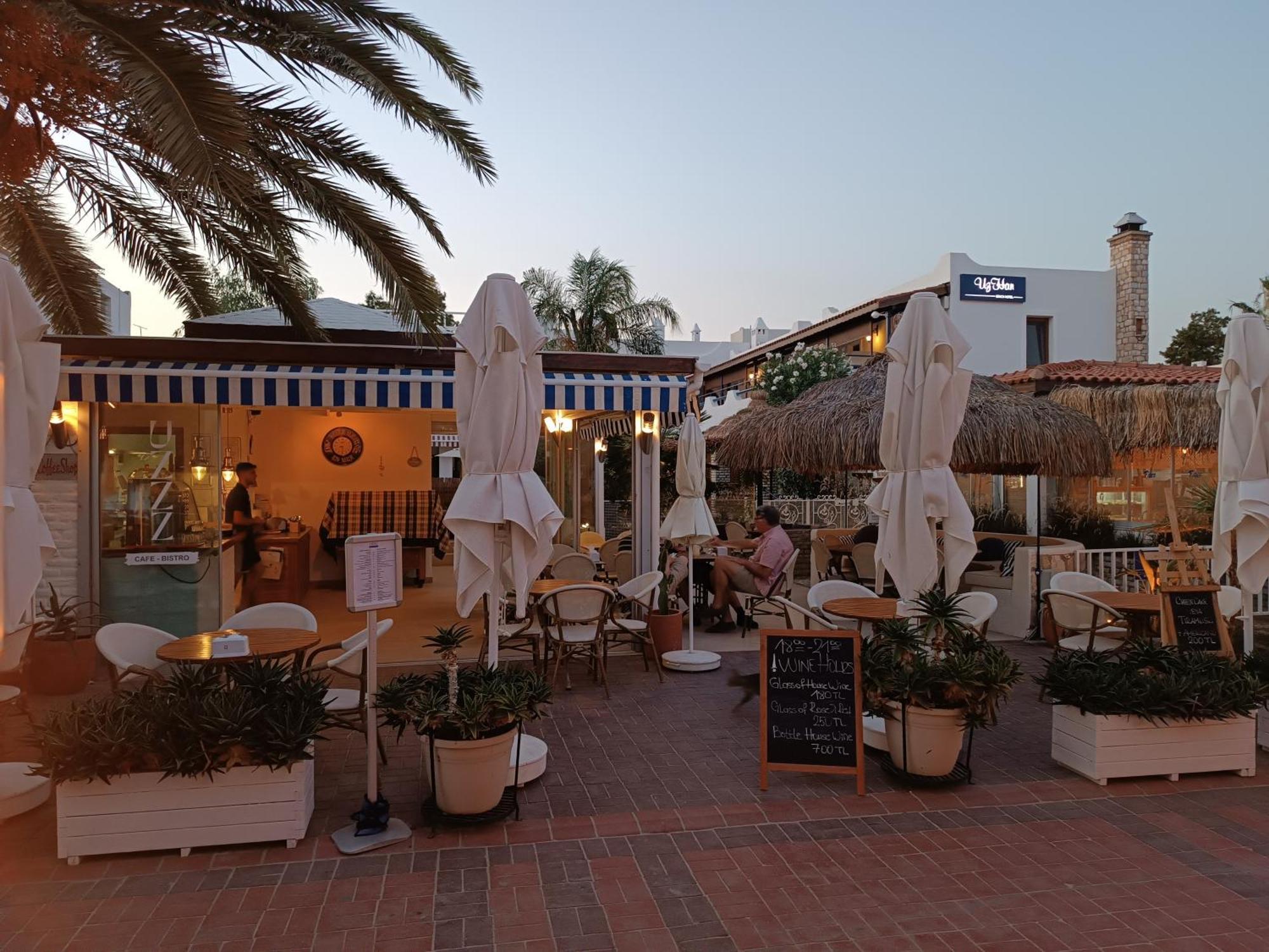 Uzhan Beach Hotel Bitez Esterno foto