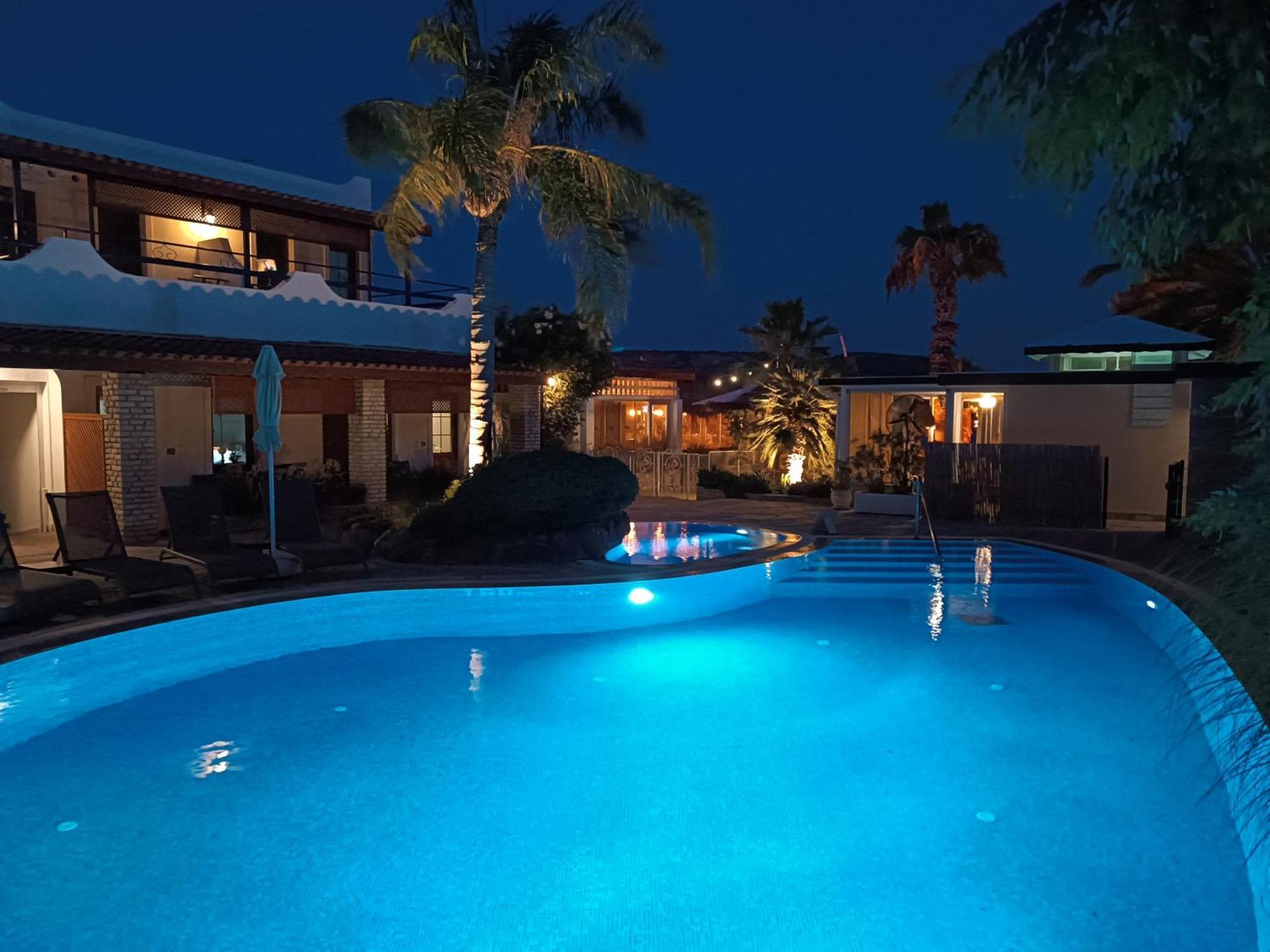 Uzhan Beach Hotel Bitez Esterno foto