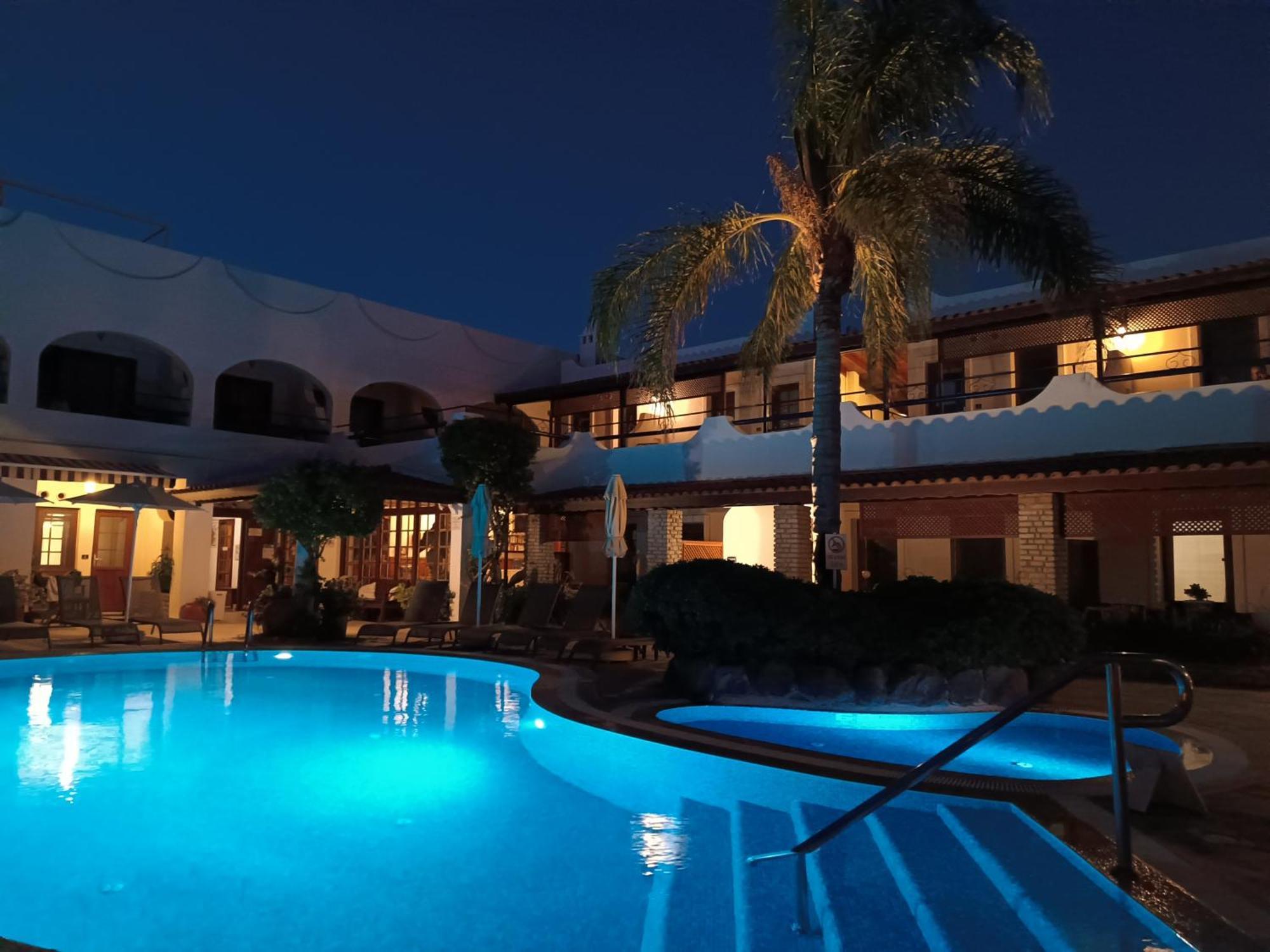 Uzhan Beach Hotel Bitez Esterno foto