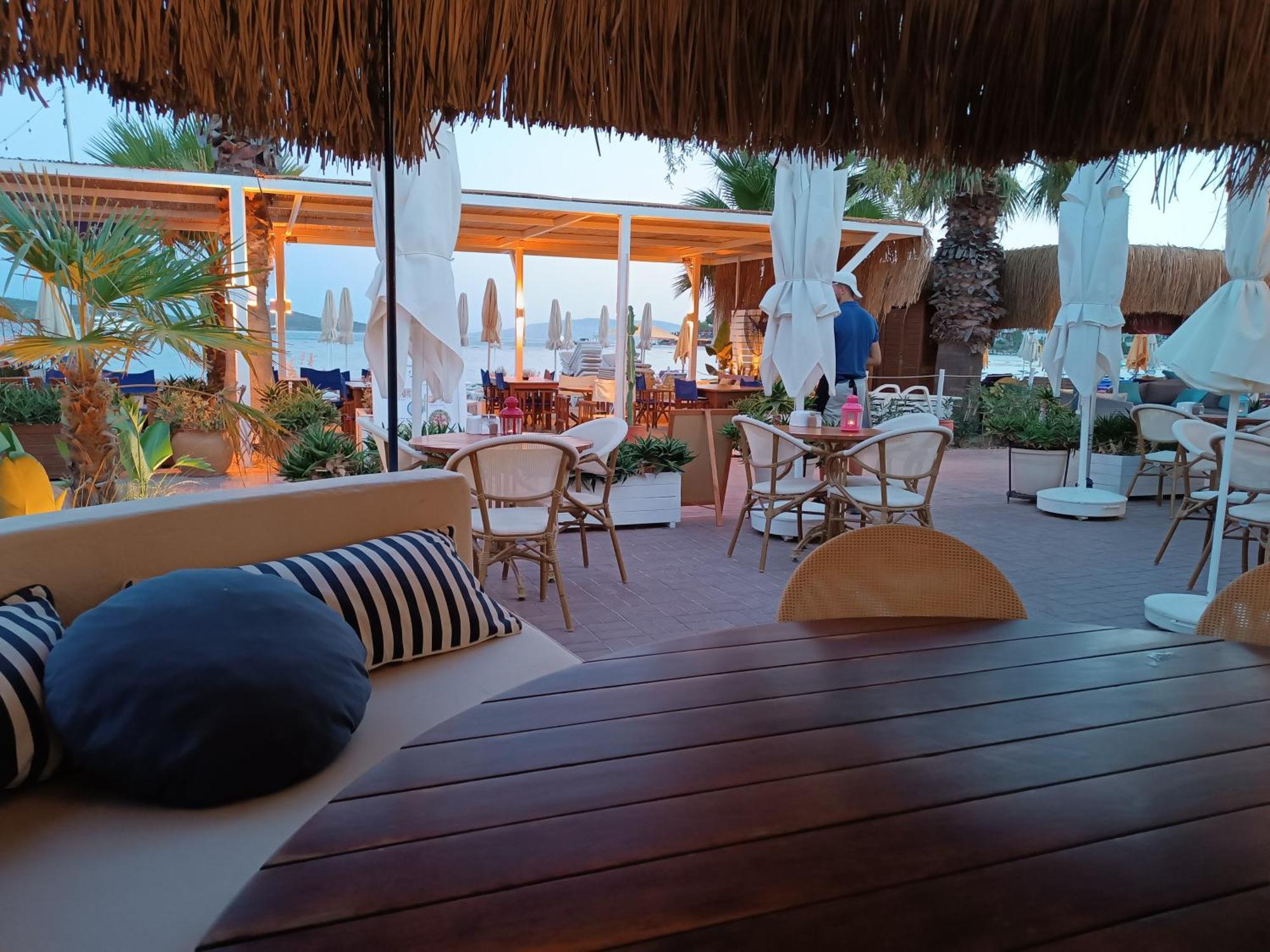 Uzhan Beach Hotel Bitez Esterno foto