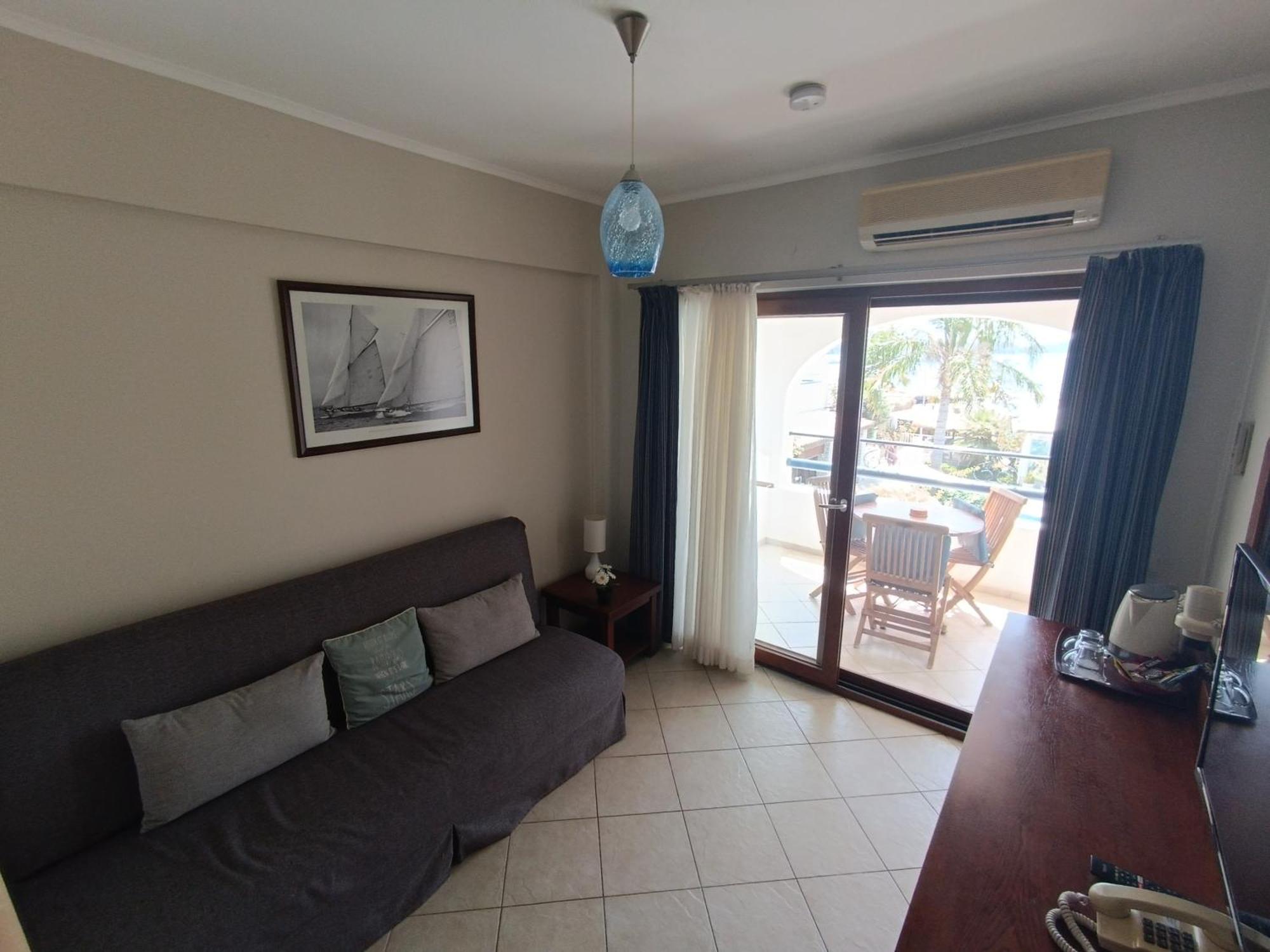 Uzhan Beach Hotel Bitez Esterno foto